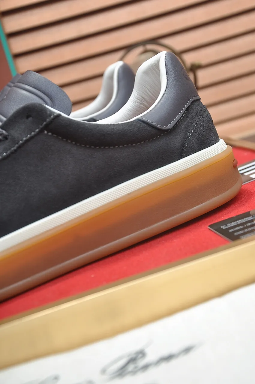 Men's men's shoes 💰540💶【𝐥𝐨𝐫𝐨 𝐏𝐢𝐚𝐧𝐚】lp classic loafers, an Italian treasure brand, the only brand that can match Hermès! Only after wearing it do we realize that we cannot let down our feet. The upper is imported cashmere, the lining of water-dyed cowhide ➕ the cowhide feet, the official original glass rubber outsole, and the pendant. Exclusive original packaging (tag ➕ brand paper ➕ outer box ➕ hand bag) code number: 38-45